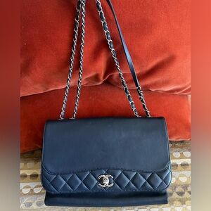 Chanel Jumbo Tramezzo Navy quilted Flap Bag